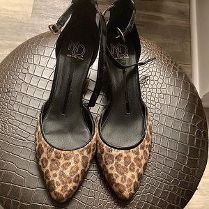 These New Directions cheetah print heels will surely turn heads!